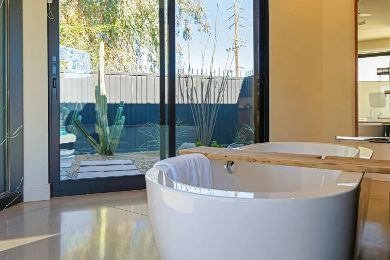 Spectacular Resort-Style Oasis By Rather Be Properties Palm Springs