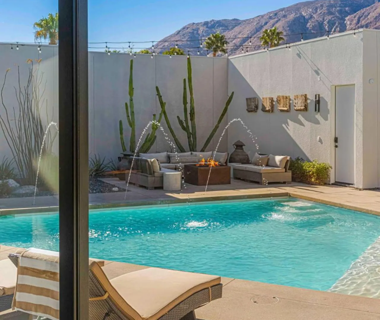 Holiday home Spectacular Resort-Style Oasis By Rather Be Properties Palm Springs