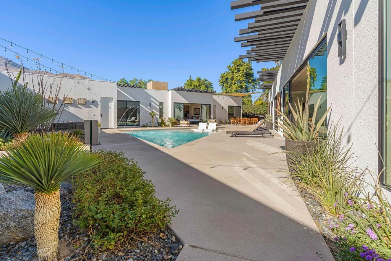 Spectacular Resort-Style Oasis By Rather Be Properties Palm Springs 0*,